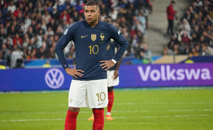 ฝรั่งเศส : "บอลโลก" กับ "อาถรรพ์แชมป์เก่า" "ฟุตบอลโลก" ตั้งแต่ก้าวเข้าสู่ศตวรรษที่ 21 (ซึ่งก็คือ ค.ศ. 2001 เป็นต้นมา) แชมเปี้ยน ....(11/12/2023)