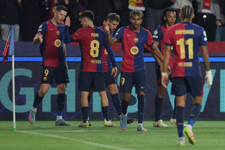 "เลวานดอฟสกี้" สร้างหลายสถิติหลังกดเบิ้ล บาร์เซโลน่า ถล่ม ดอร์ทมุนด์