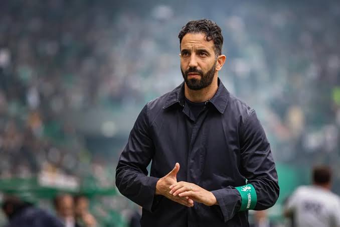 อโมริม ควักเงินตัวเองซื้อตั๋วให้ทีมงานแมนยู ชมนัดชิงยูโรป้า ลีก