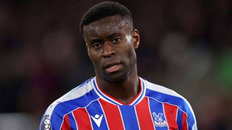 Marc Guehi เผชิญหน้ากองเชียร์ Crystal Palace หลังปราชัยในประวัติศาสตร์ เอฟเอ คัพ ให้ Macclesfield FC พร้อมคำวิจารณ์แรงจาก Oliver Glasner