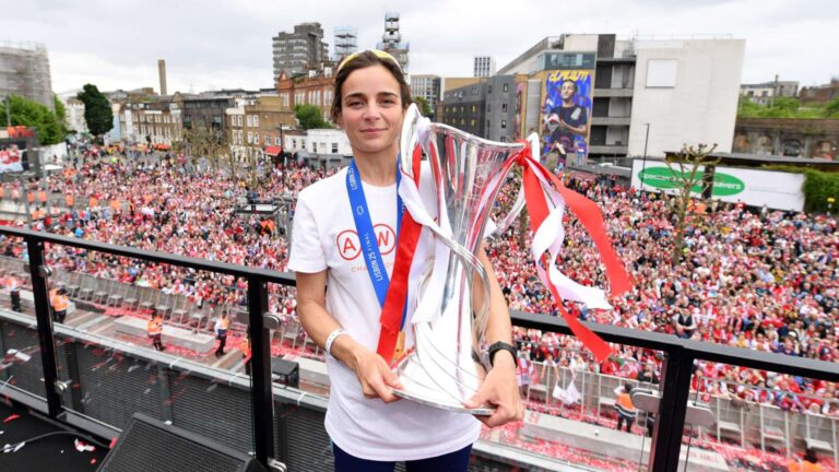 ต่อสัญญา 3 ปี! Renee Slegers กุนซือ Arsenal เซ็นสัญญาใหม่ถึง 2029 หลังพาทีมคว้าแชมป์ Women's Champions League สุดยิ่งใหญ่