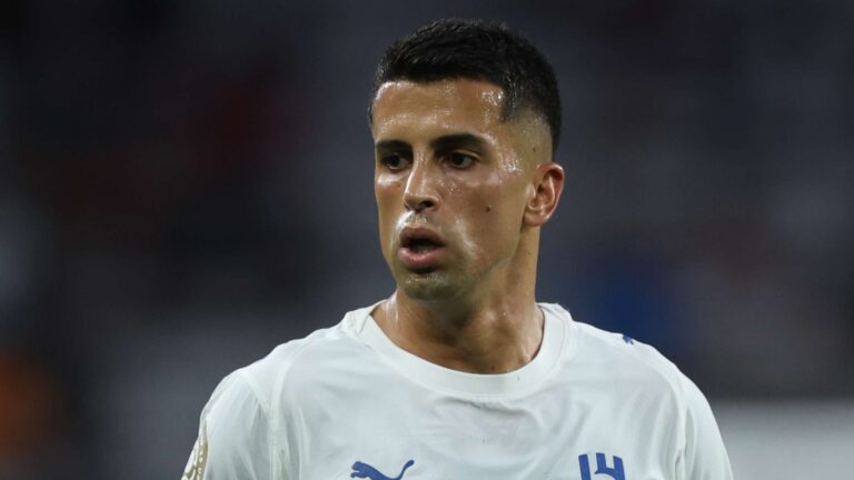 ฮันซี ฟลิค คอนเฟิร์ม บาร์เซโลนา ใกล้เซ็นสัญญายืมตัว Joao Cancelo กลับคืนสโมสรอีกครั้ง