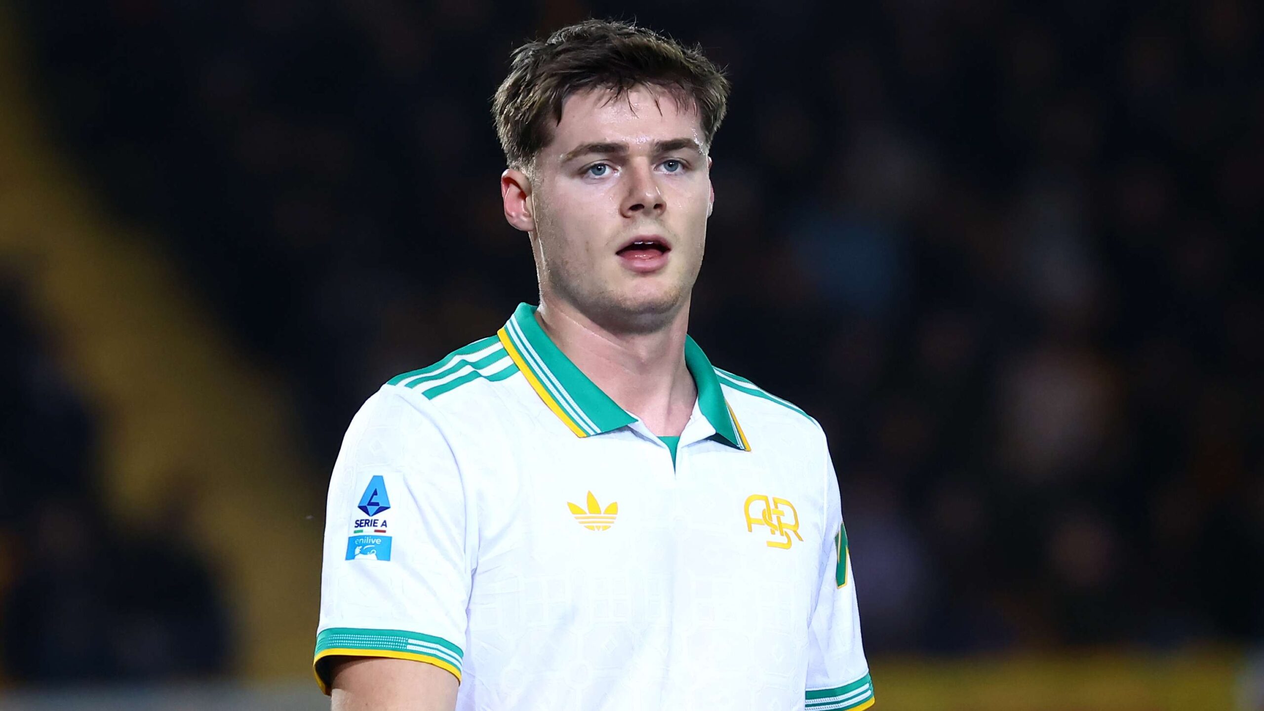 Evan Ferguson ถูกแนะนำให้พิจารณาย้ายช็อคไป Wrexham เพื่อเรียกความสุขในการเล่นกลับคืนท่ามกลางช่วงเวลาหนักใจที่ Roma