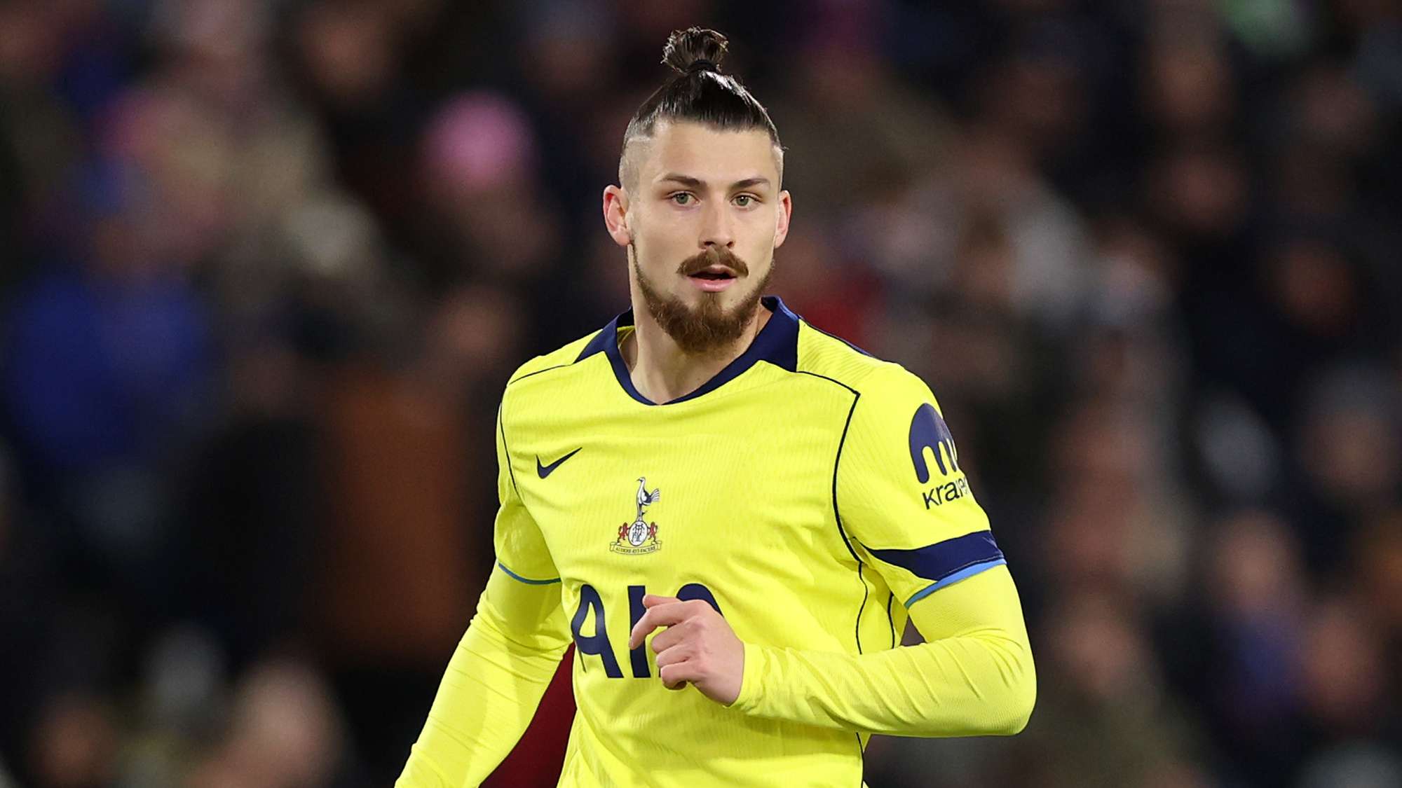 ดาวรุ่ง Spurs Radu Dragusin ใจเด็ดขอลาเดอะ ลอนดอนเนอร์ในเดือนมกราคม ท่ามกลางความสนใจจาก Roma