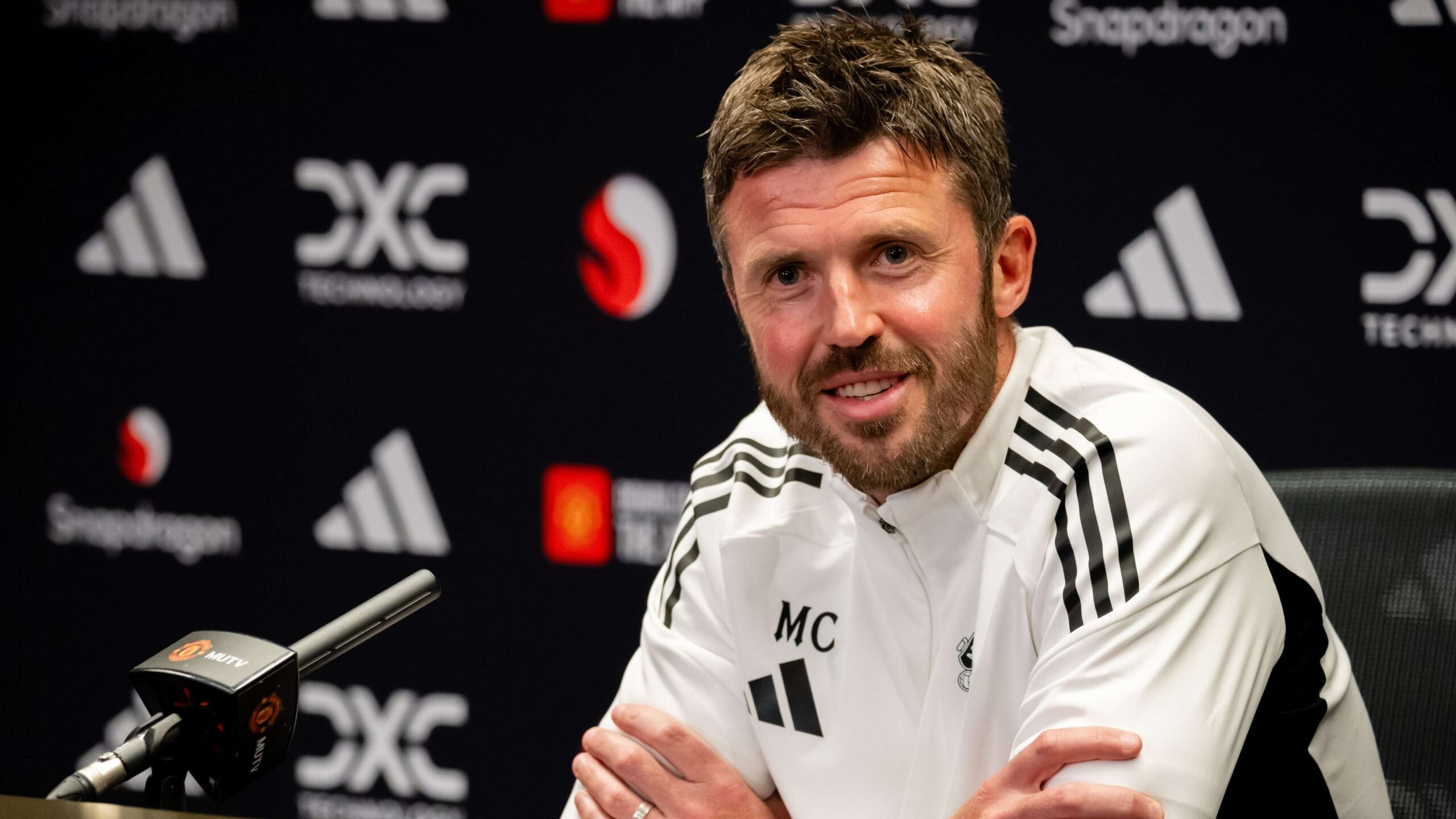 Michael Carrick ยืนยันยังมีเวทมนตร์รอบ Old Trafford เตรียมปลุกใจแฟนก่อน Manchester derby