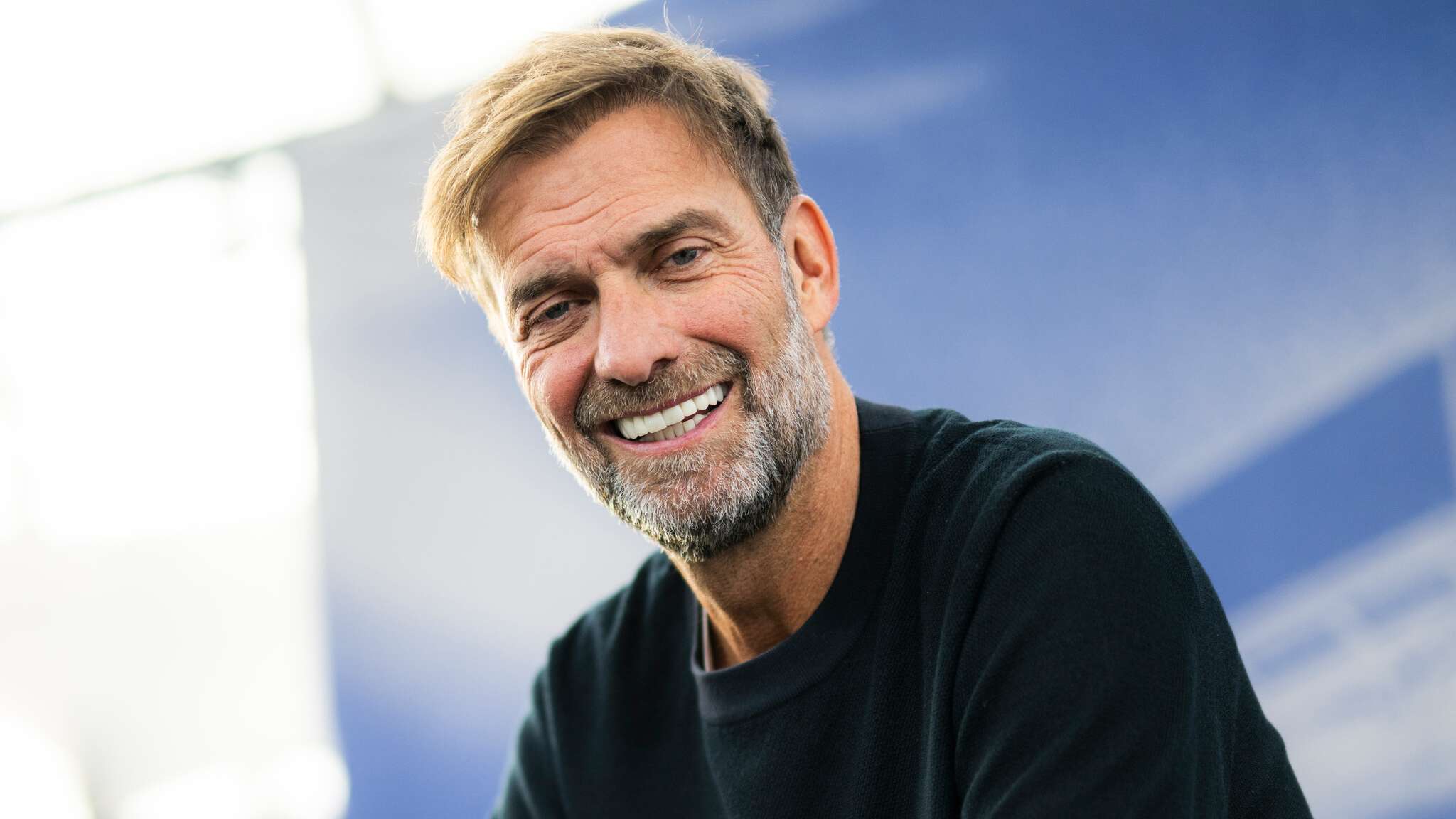 VIDEO: Jurgen Klopp ตอบฮาตามสไตล์เมื่อถูกพูดถึงเรื่องเชื่อมโยงกับ Real Madrid หลัง Xabi Alonso ถูกปลด