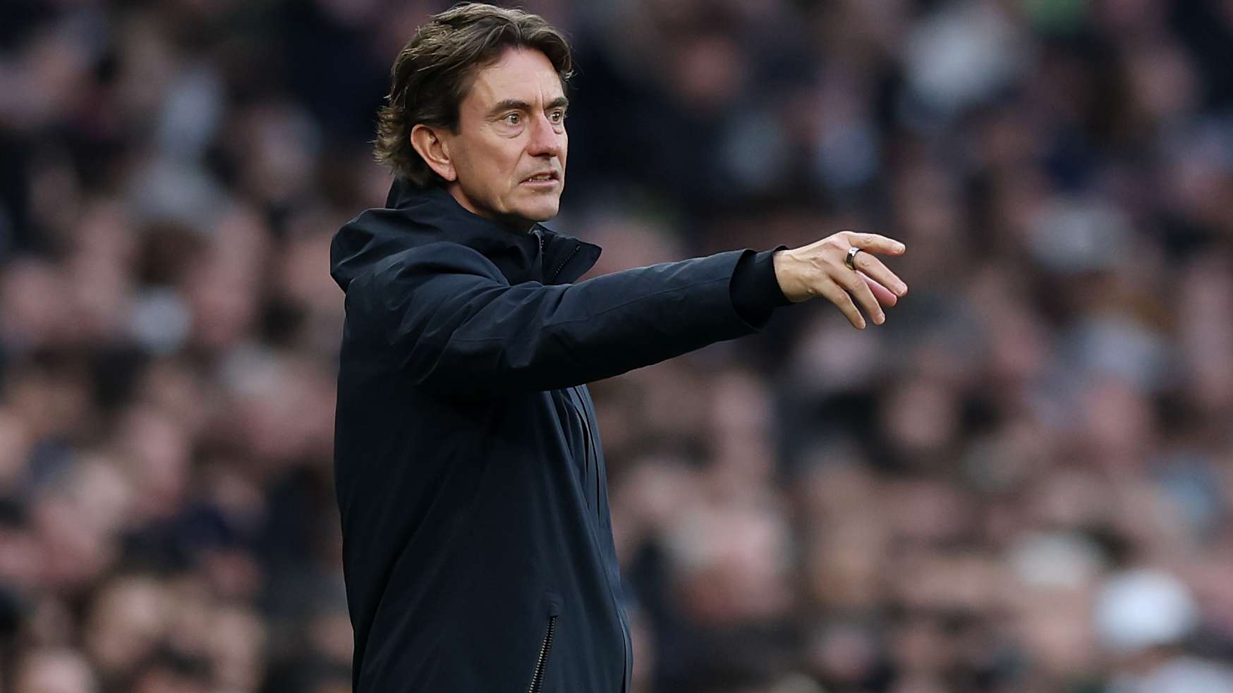 Tottenham กำลังพิจารณาปลด Thomas Frank หลังพ่ายช็อกต่อ West Ham ขณะที่แฟนบอลตะโกนเรียกร้องให้อดีตกุนซือ Brentford ออก