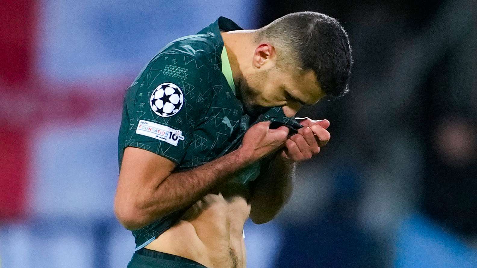 ความทรมานของ Man City ดำเนินต่อ หลังพ่าย Bodo/Glimt 3-1 และ Rodri ได้รับใบแดงใน 53 วินาที