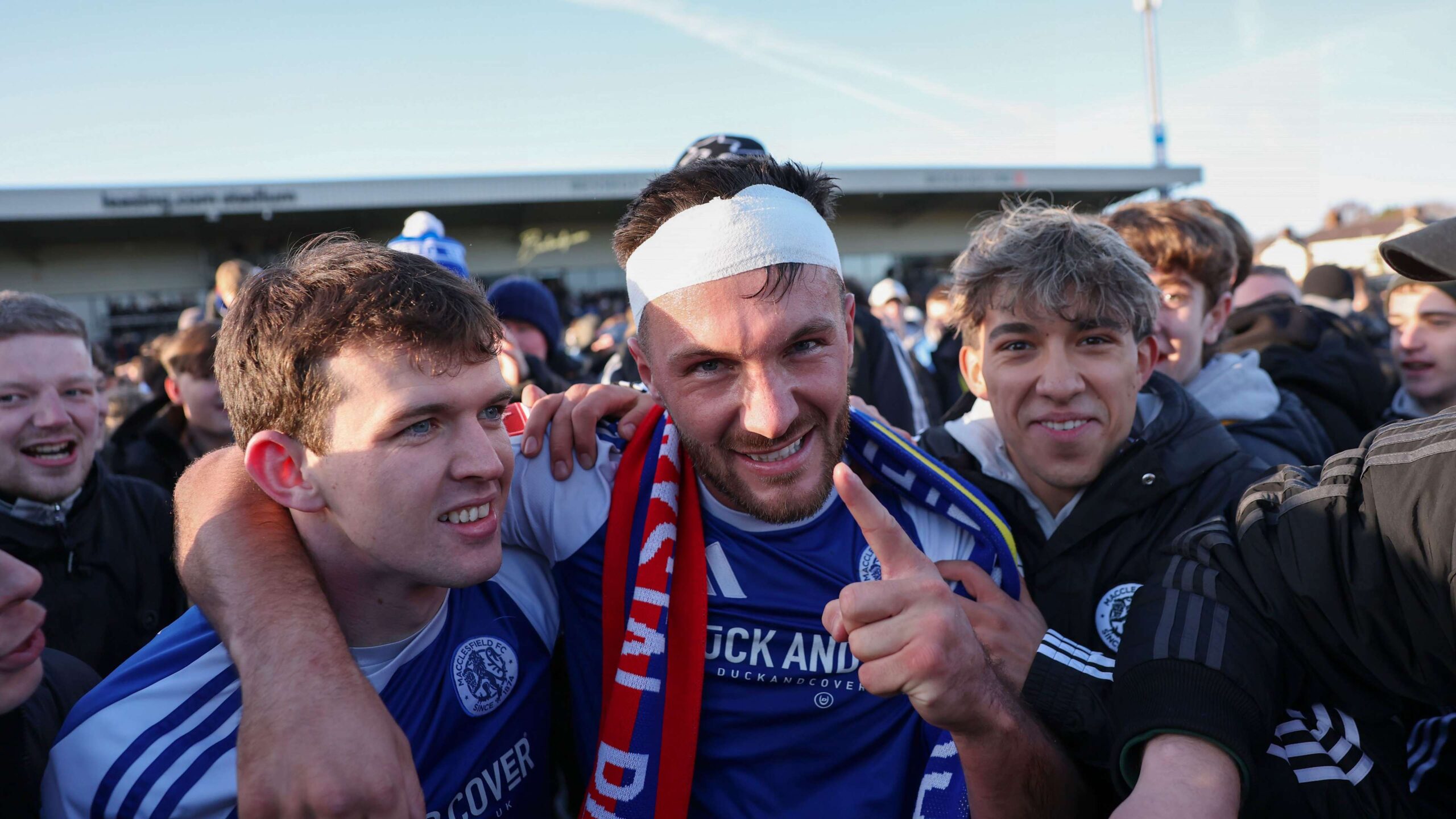 FA Cup รอบสี่: อาร์เซนอล, Chelsea และ Manchester City ได้พบคู่ที่ดูเป็นมิตร ในขณะที่ Macclesfield FC เปิดบ้านรับ Brentford
