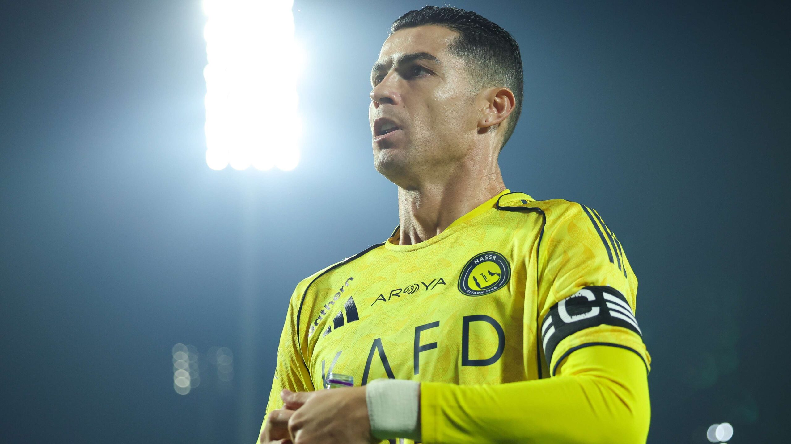 Cristiano Ronaldo เหลือแค่ 40 ประตูจากเป้าหมาย 1,000 ขณะที่ Al-Nassr รอดพ้นสถานการณ์ลุ้นแชมป์ที่ Damac เพื่อเริ่มลุ้นแชมป์ Saudi Pro League อีกครั้ง