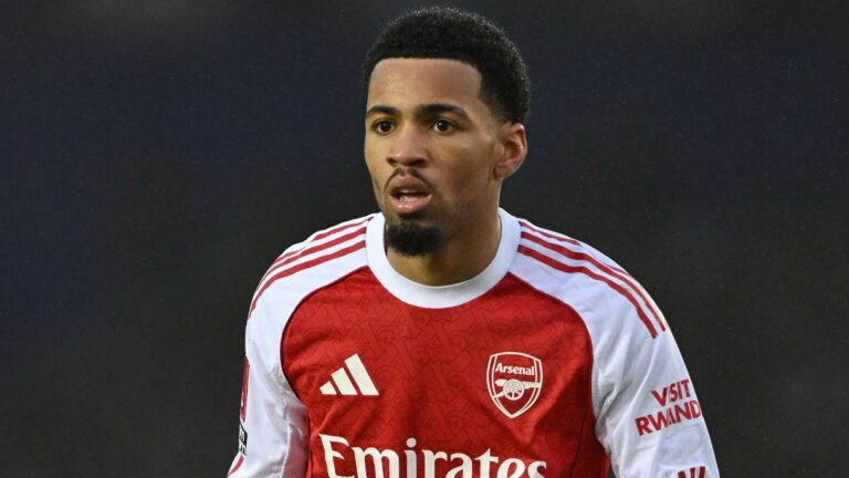 Ethan Nwaneri เผยว่าใครจาก Arsenal บอกให้เขาย้ายไป Marseille ขณะที่ดาวรุ่งของ Arsenal เดินทางถึงฝรั่งเศสเพื่อสรุปการยืมตัว