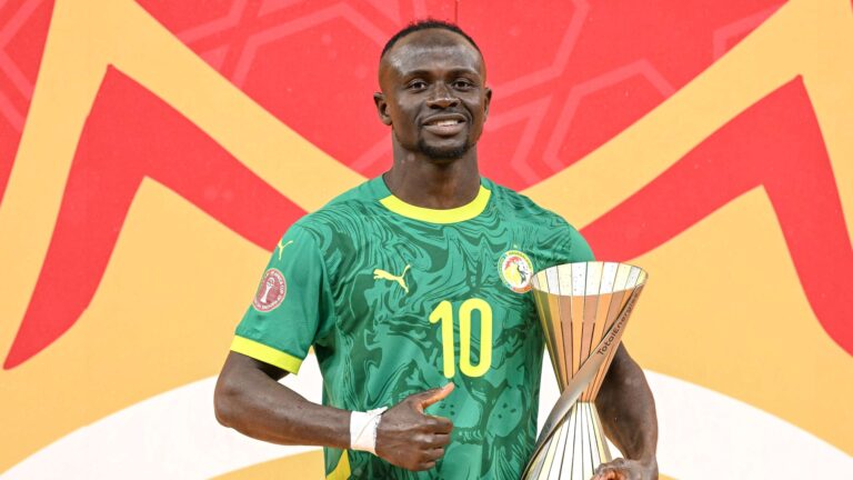 อดีตกองหน้าเซเนกัลเผยคำขอถึง ซาดิโอ มาเน ช่วยหยุดความวุ่นวายใน AFCON Final ก่อนคว้าแชมป์อย่างดรามา