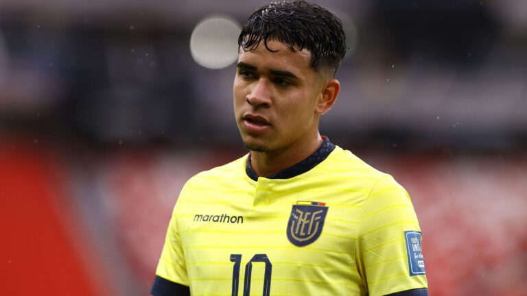Chelsea บรรลุข้อตกลงยืม Kendry Páez ไป River Plate หลังยกเลิกการยืมที่ Strasbourg