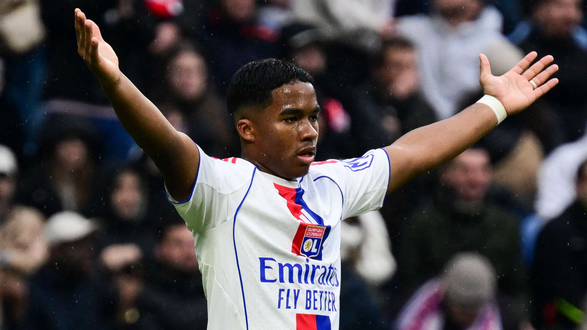 เอ็นดริก ดาวรุ่งยืมตัวจาก เรอัล มาดริด ถูกใบแดงอย่างรุนแรงในเกมลียงพบ น็องต์ ฟอนเซก้าขอให้ปกป้องบราซิล