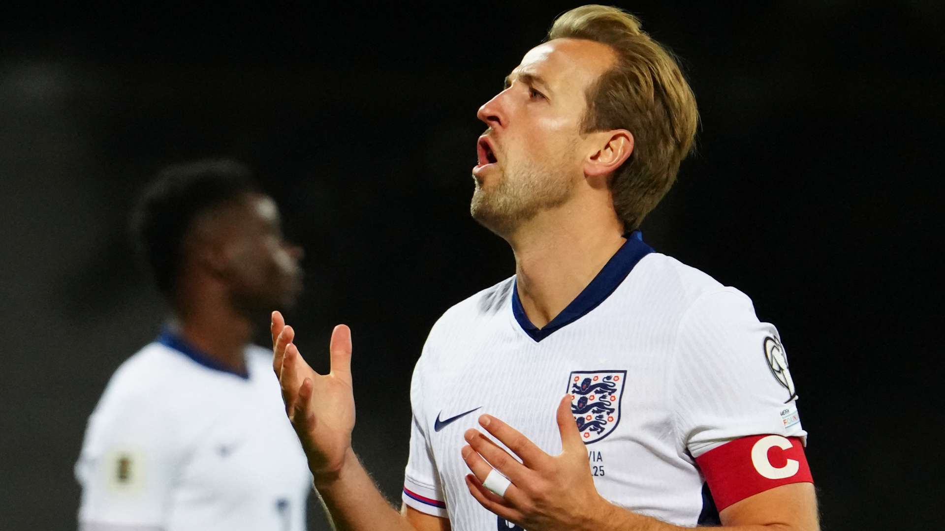 ไมเคิล โอเวนให้คำแนะนำแท็คติกถึง แฮร์รี เคน และ โธมัส ทูเคิล ก่อนฟุตบอลโลก เน้นการจบสกอร์ของอังกฤษ