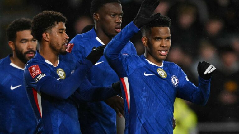 ศึก เอฟเอ คัพ รอบห้าฤดูกาล 2025-26: เชลซี พบ เวร็กซ์แฮม เอฟซี ขณะที่ แมนเชสเตอร์ ซิตี้ พบ นิวคาสเซิล ยูไนเต็ด อาร์เซนอล บุก มัสฟิลด์ ทาวน์