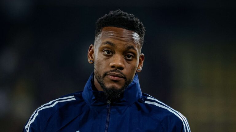 จอน ดูราน ถูกใบเหลืองภายในห้านาทีในการเดบิวต์กับเซนิต เซนต์ปีเตอร์สเบิร์ก