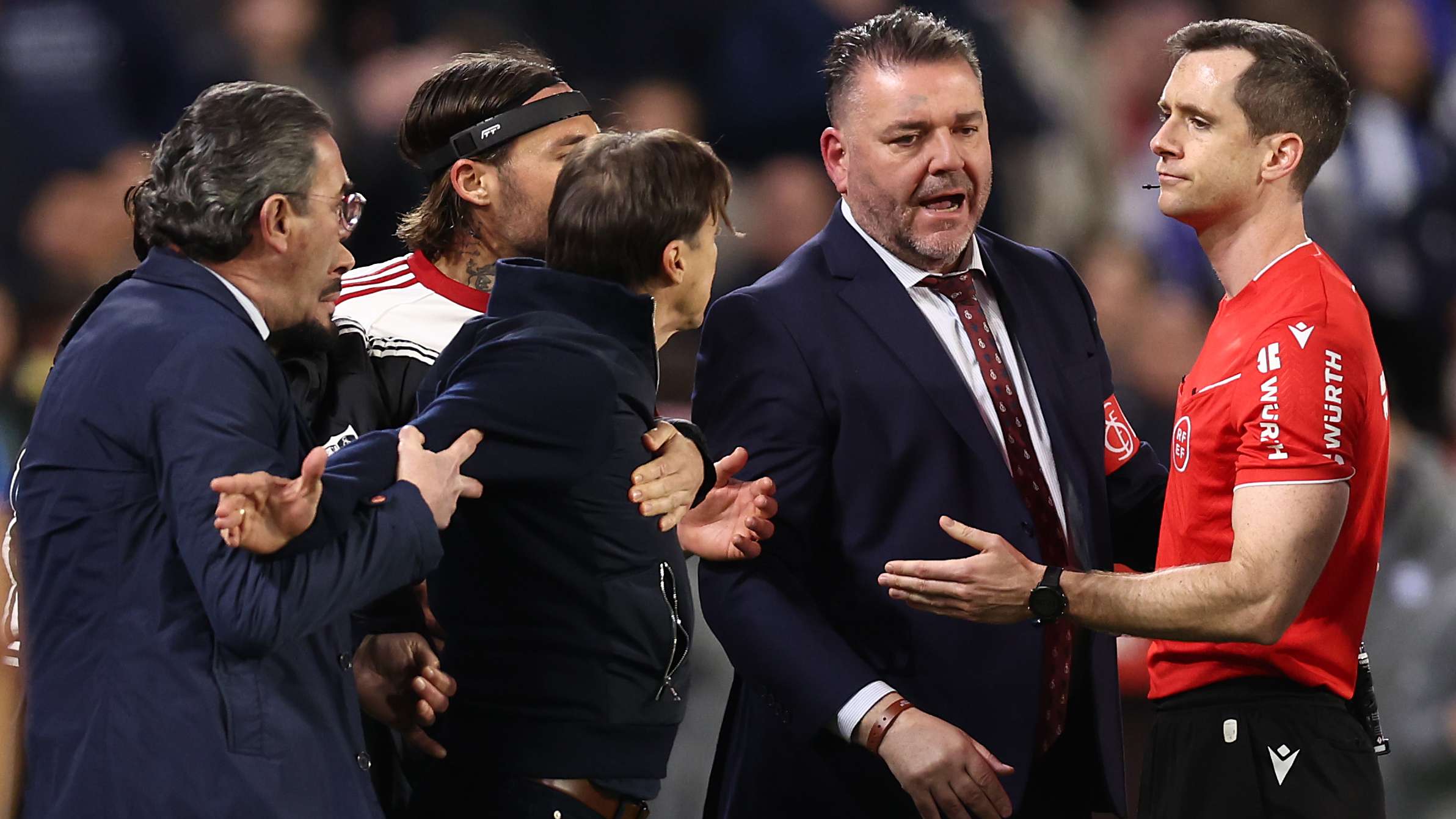 มาติอัส อัลเมยด้า โค้ชเซบีย่า ถูกแบนเจ็ดเกม หลังเหตุวุ่นในลา ลีกา พร้อมผู้เล่นสองรายถูกลงโทษ