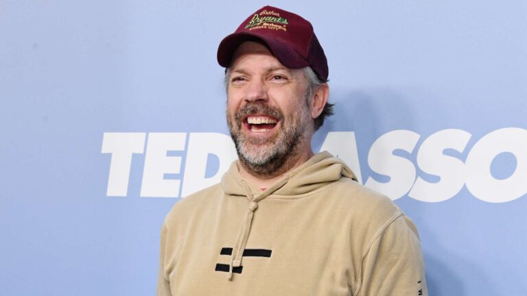 แซม ค็อกซ์ ดารา Ted Lasso ถูกปลดจากตำแหน่งเฮดโค้ช เวลด์สโตน เอฟซี หลังแปดเดือน