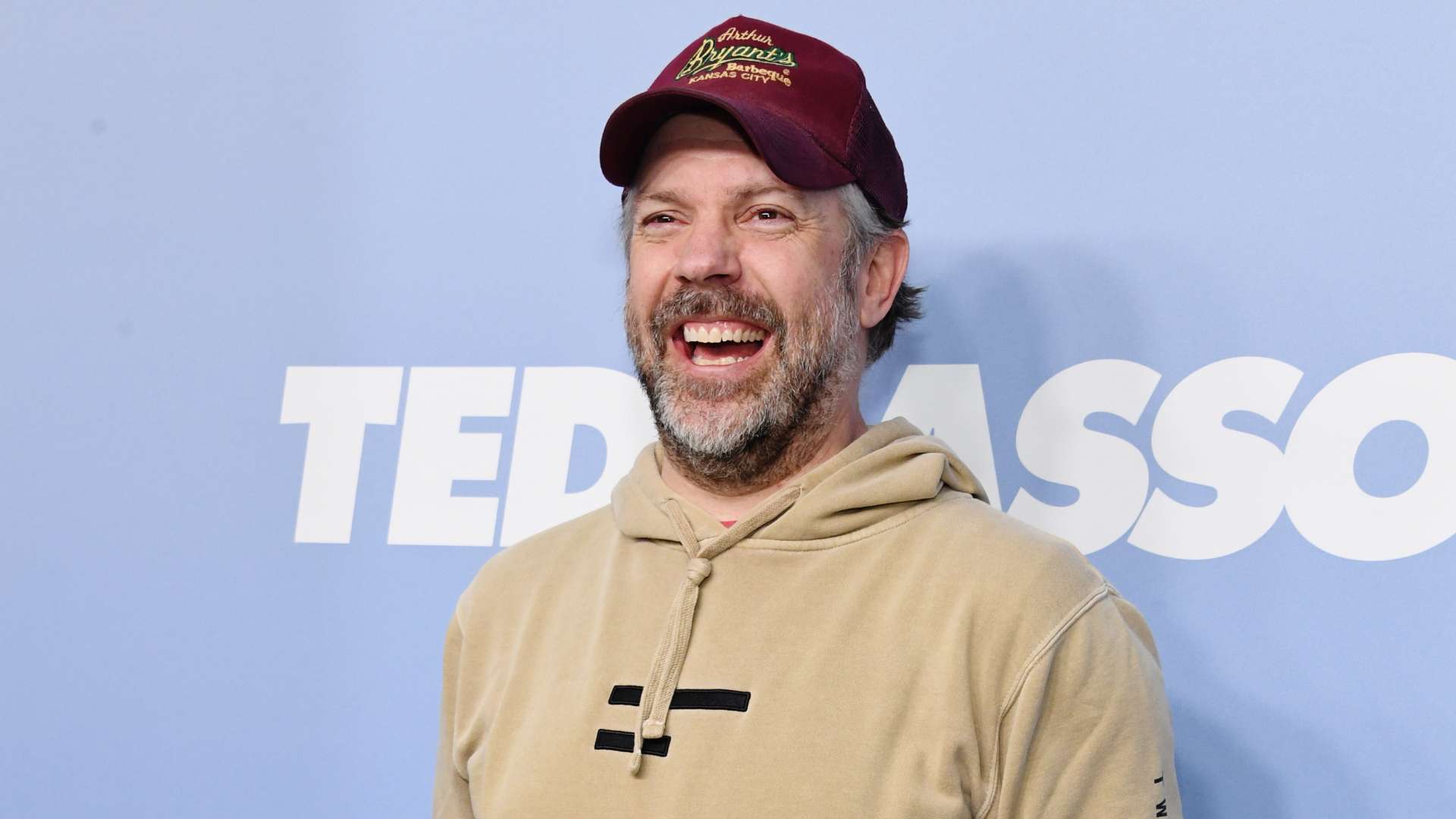 แซม ค็อกซ์ ดารา Ted Lasso ถูกปลดจากตำแหน่งเฮดโค้ช เวลด์สโตน เอฟซี หลังแปดเดือน