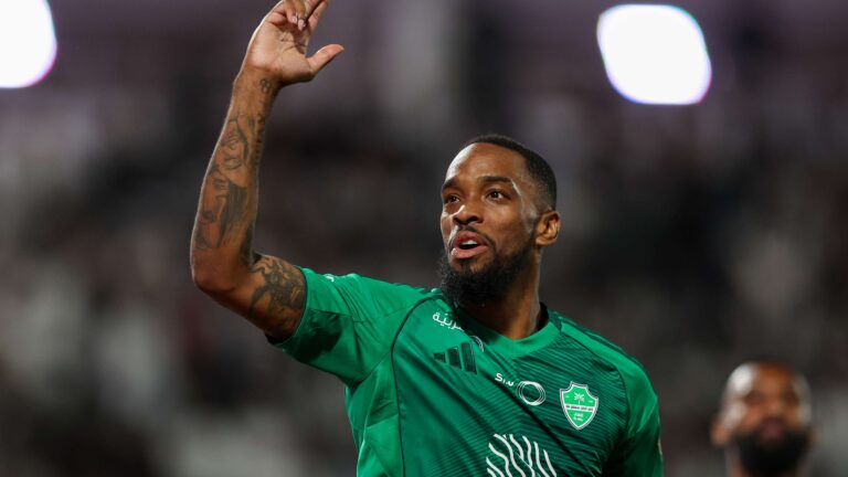 อีวาน ทูนีย์ ปะทะคารมกับ จามาล ฮาร์คัส หลังเหตุการณ์บนสนามในโปรลีก ซาอุดีอาระเบีย