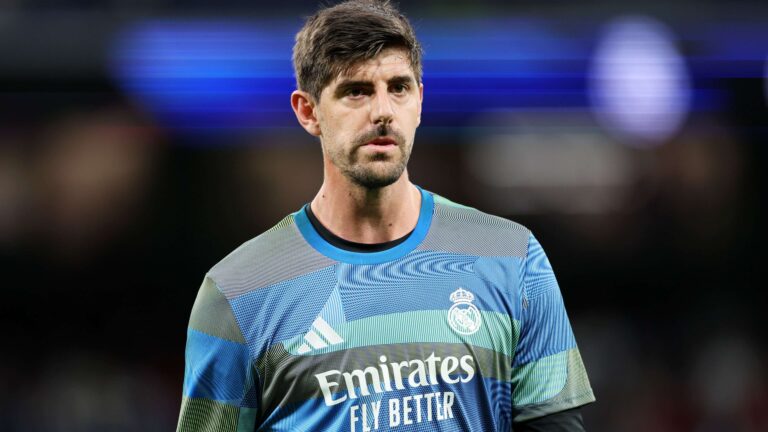 คูร์ตอยส์เรียกร้องศูนย์รวมมาตรการต่อต้านการเลือกปฏิบัติ ท่ามกลางเหตุ Vinicius Jr. และ Mourinho หลังเบนฟิก้าปฏิเส nth เชื้อชาติ