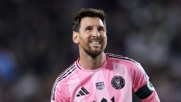 ฟอนต์เปิดเผยคุยกับเมสซีเพื่อกลับบาร์เซโลนา หากชนะเลือกตั้งประธานสโมสร