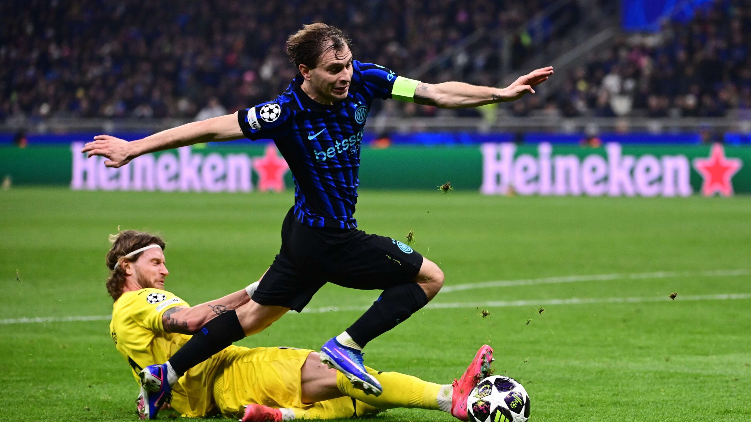 บาเรลลาโทษจุดโทษที่อ้างว่าแต่งขึ้นของลิเวอร์พูลเป็นสาเหตุอินเตอร์ตกรอบแชมเปียนส์ลีกอย่างช็อก