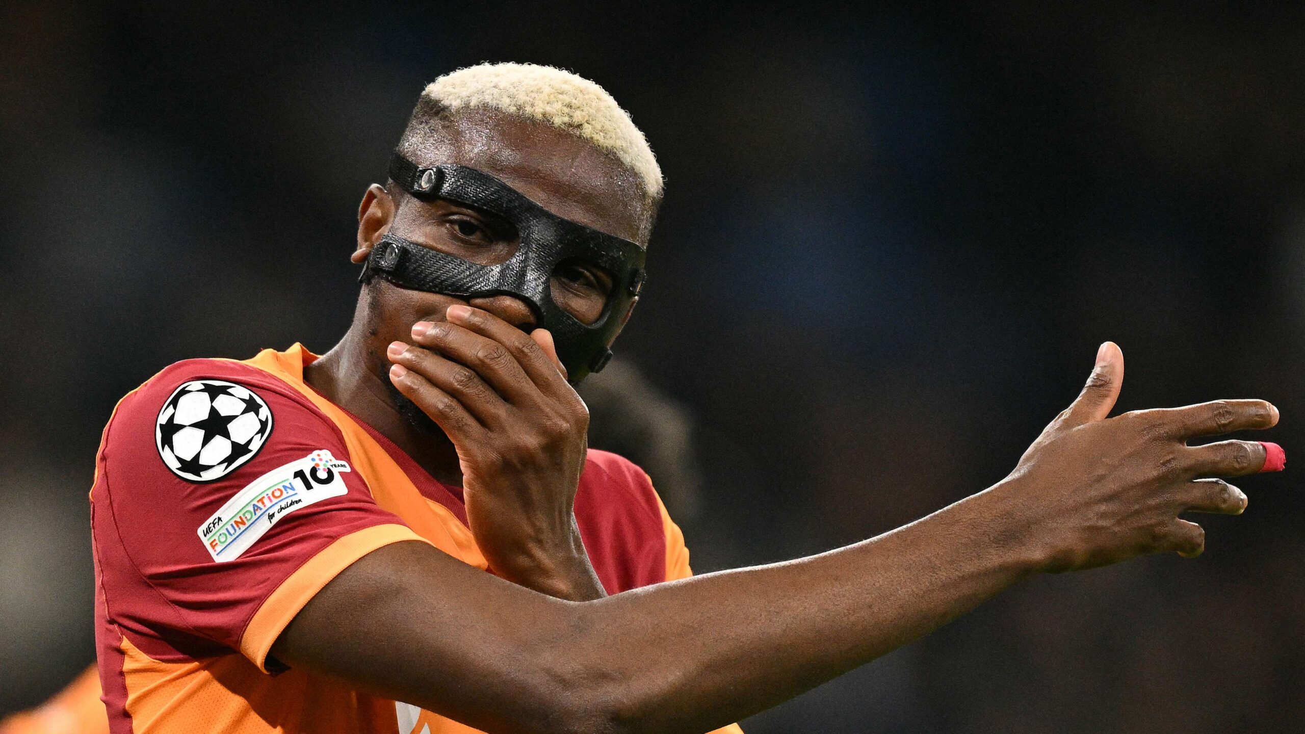 มูลค่าของ วิคเตอร์ โอซิมเฮน พุ่งเป็นสองเท่าหลังดีล 75 ล้านยูโรของ กัลตาซาราย พร้อมเป้าหมายล่าตัว ฮาคาน คัลฮาโนกลู จาก อินเตอร์