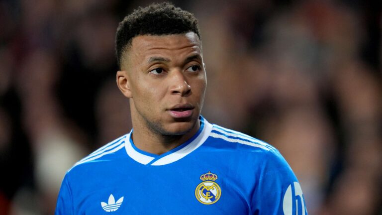 เอ็มบัปเป้ สร้างสถิติส่วนตัวที่ไม่พึงประสงค์กับ เรอัล มาดริด หลังทำ 23 ประตูจาก 23 เกมลาลีกา แต่อาการบาดเจ็บหัวเข่ากดเวลาลงสนาม