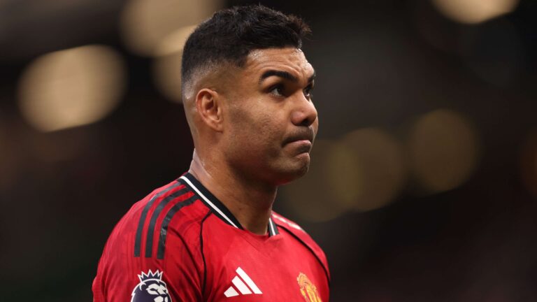 แมนเชสเตอร์ ยูไนเต็ด เตรียมทุ่มกว่า 170 ล้านปอนด์เพื่อหาผู้สืบทอด คาเซมิโร่ หลังฟุตบอลโลก