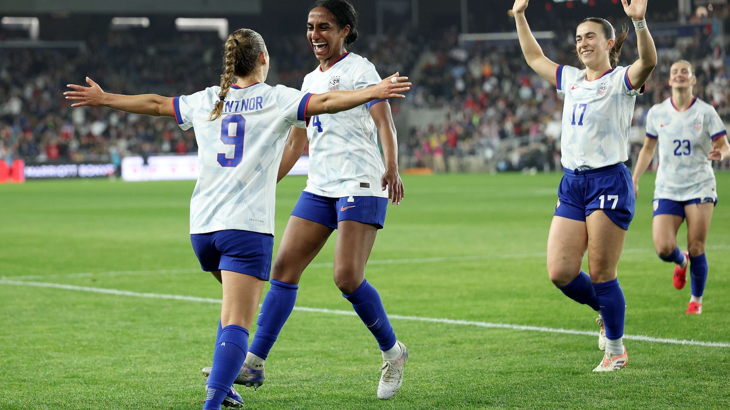 อัลลี่ เซนต์นอร์ ก้าวสำคัญอีกขั้น ขณะที่ อลิสซา ทอมป์สัน ความเร็วระเบิดทำลายแนวรับ – ผู้ชนะและผู้แพ้จากชัยชนะของ USWNT เหนือแคนาดา