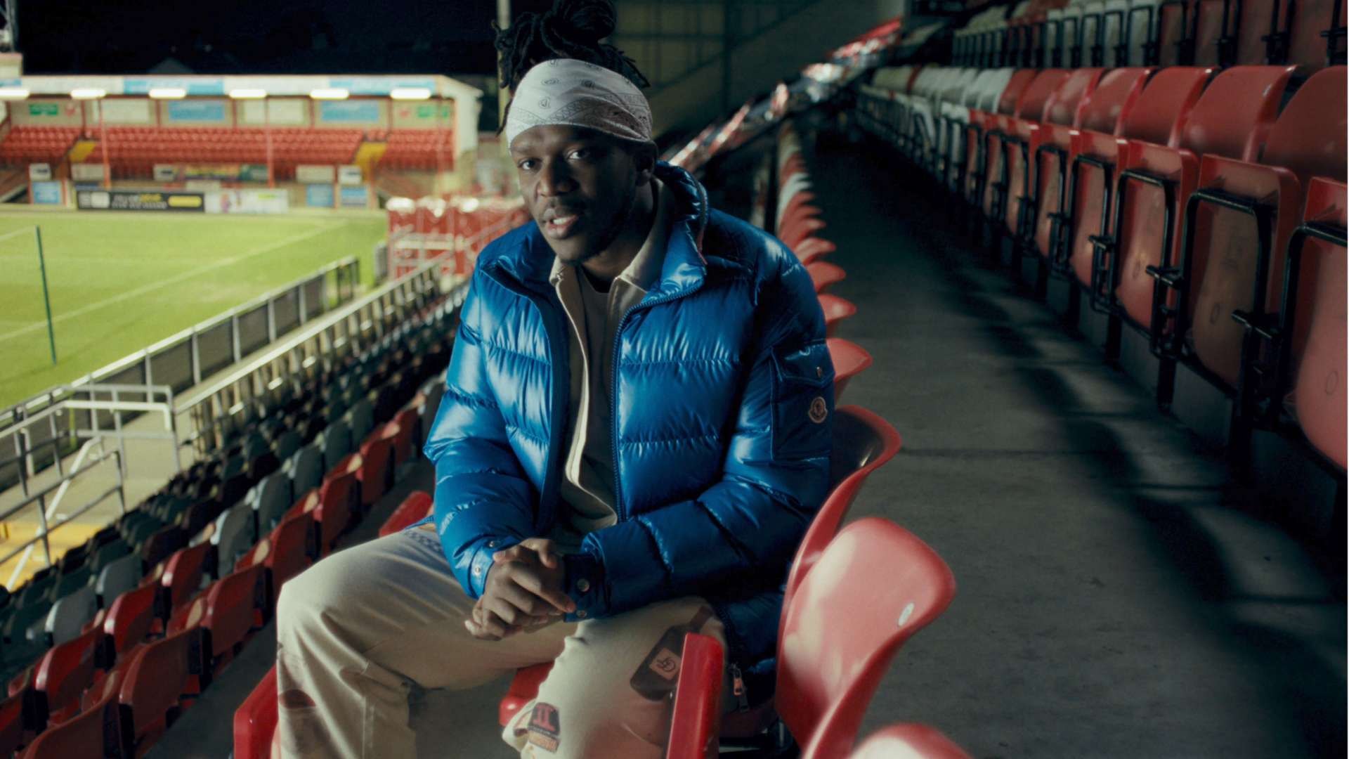 Race To The Top เคไอเอสไอ และ เดเกนแฮม แอนด์ เรดบริดจ์ เปิดเผยสารคดี YouTube แข่งกับ Welcome to Wrexham ของไรอัน เรนอลด์ส และร็อบ แม็ค