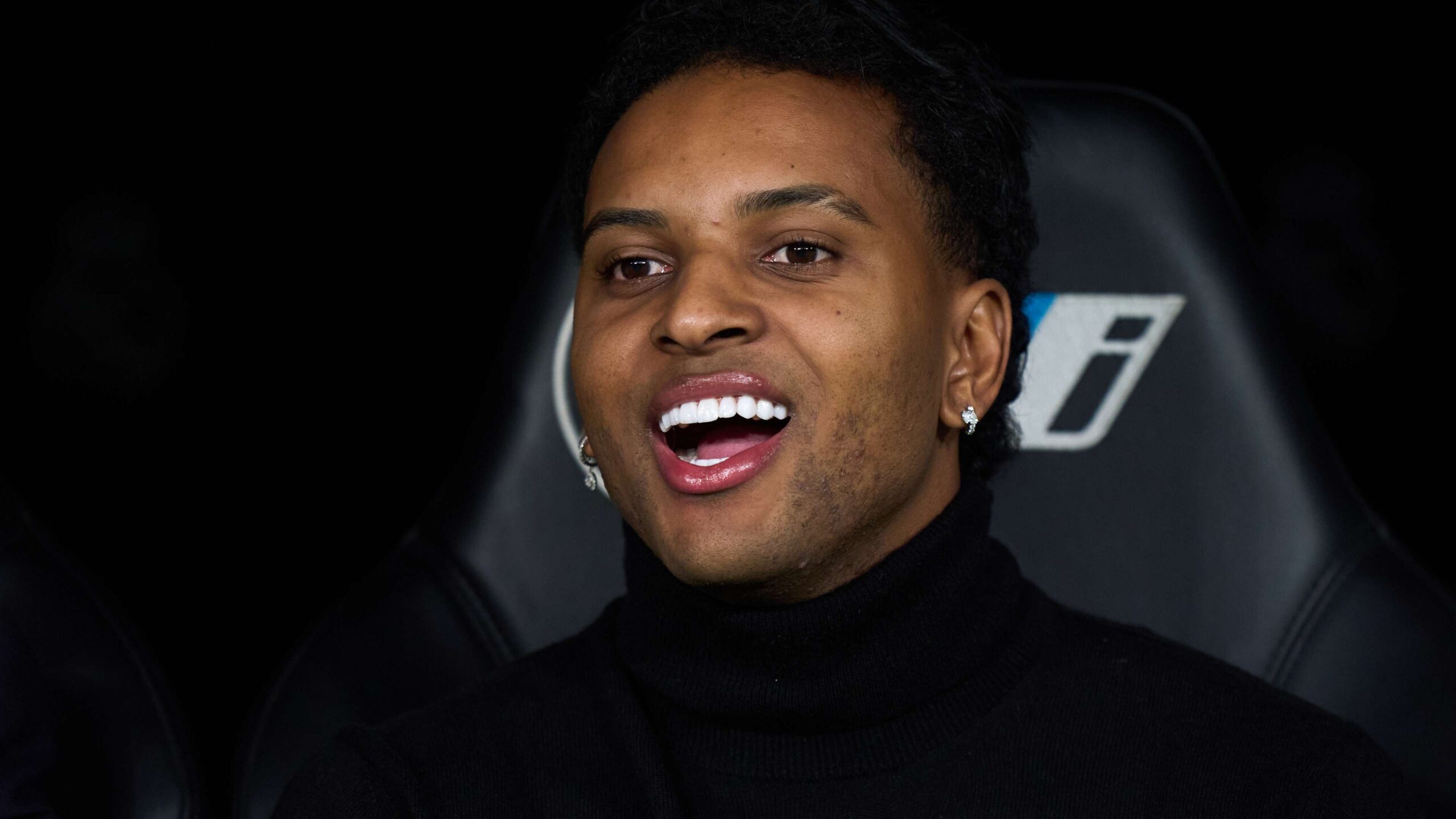 Real Madrid ปล่อยเสื้อพิเศษ Força Rodrygo สนับสนุน โรดริโก ก่อนเกมพบ เซลตา บีโก หลัง ACL ฉีกขาด