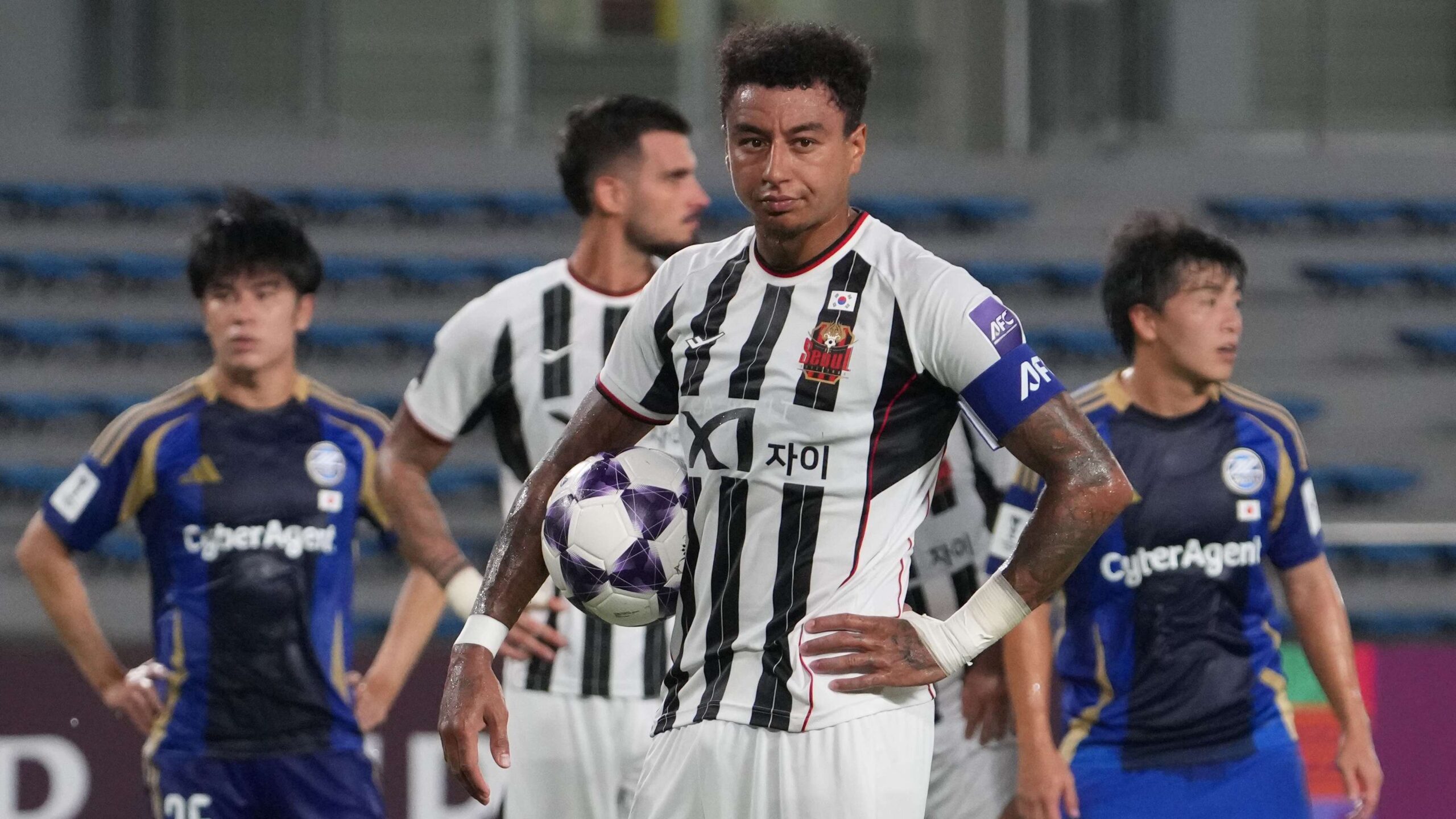 เงินเดือนลินการ์ดที่คอรินเทียนส์ถูกเปิดเผยต่ำกว่าที่เมมฟิส เดปายได้รับ