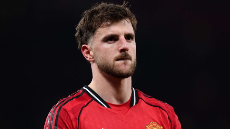 เปิดเผยความจริงเบื้องหลังแผนย้าย เมสัน เมาท์ ไป แมนเชสเตอร์ ยูไนเต็ด ขณะที่คู่แข่งพรีเมียร์ลีกจ้องตาม