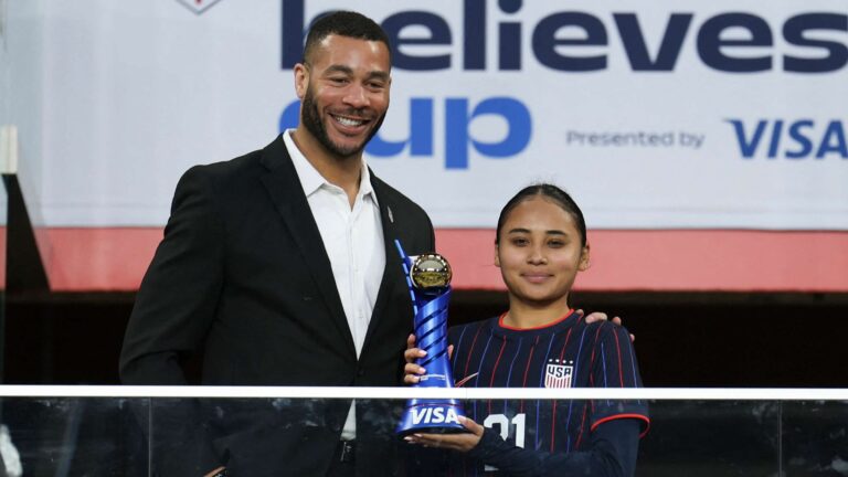 อลิสซา ธอมป์สัน ยิงประตูชัยนาทีที่ 82 พาทีมชาติหญิงสหรัฐคว้าแชมป์ศึกศึกชีเบลิฟส์ คัพ สมัยที่ 8