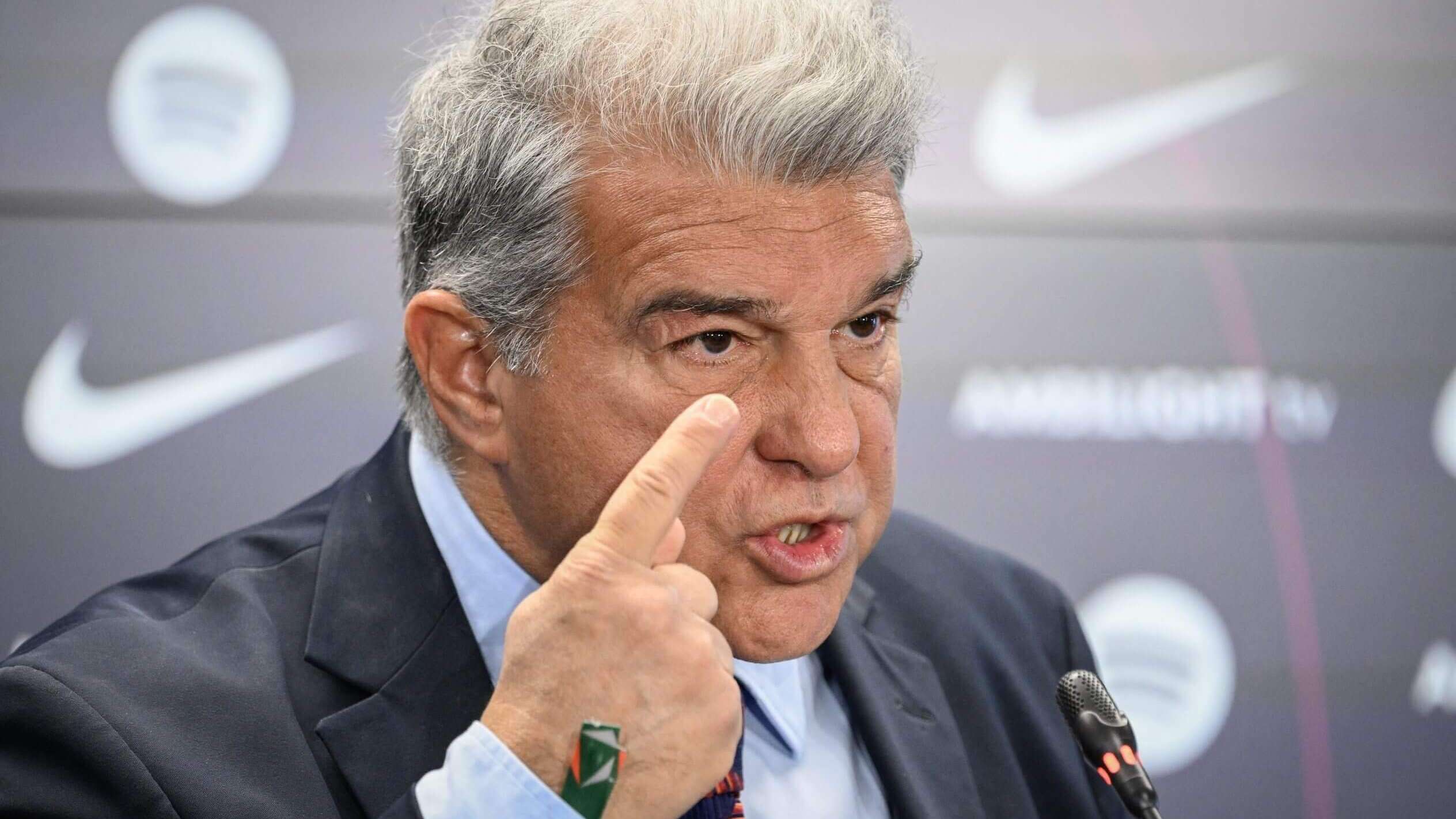 ลาปอร์ตาโต้กลับชาบีอย่างหนัก ชี้ขาดความสามารถคุมทีมและย้ำฮันซี ฟลิคชนะด้วยผู้เล่นชุดเดิม