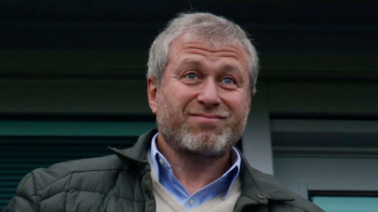 โรมัน อับรามอฟวิช ท้ารัฐบาลอังกฤษควบคุมเงิน 2.5 พันล้านปอนด์จากการขายเชลซี ก่อนกำหนด