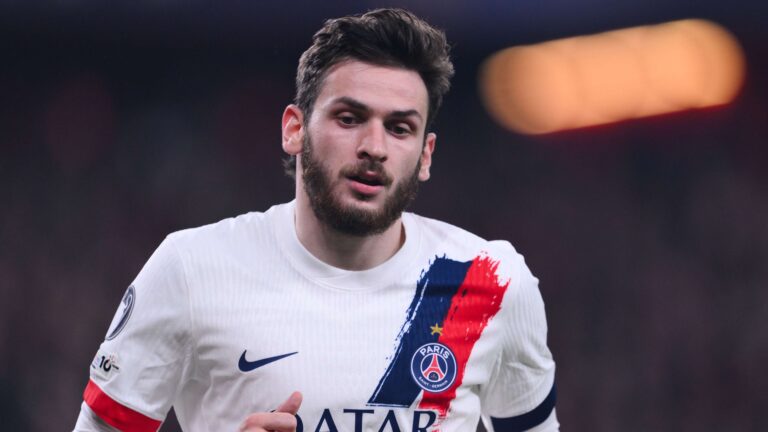 ควารัตสเคเลีย เปิดใจไม่คิดย้ายจากปารีส แซงต์ แชร์กแมง หลังตกเป็นเป้าหมาย แมนเชสเตอร์ ยูไนเต็ด และ อาร์เซนอล