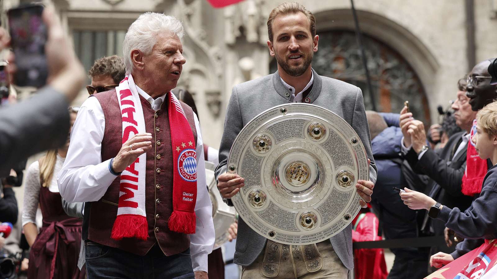 ระเบิดข่าวใหญ่บาเยิร์น มิวนิค! นายกเทศมนตรีมิวนิก ดีเตอร์ ไรเตอร์ ลาออกจากคณะกรรมการกำกับดูแลและที่ปรึกษาฝ่ายบริหารทันที