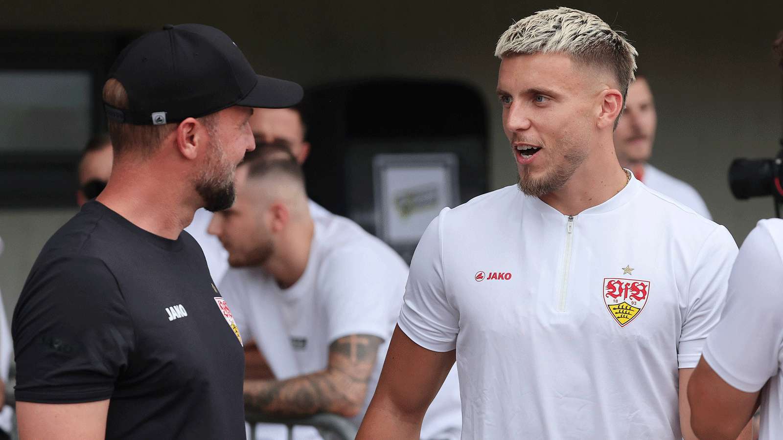 โค้ชที่ดีที่สุดในวงการฟุตบอลโลก? ดาวเด่นสตุ๊ตการ์ทยกย่องเซบาสเตียน ฮอเนส