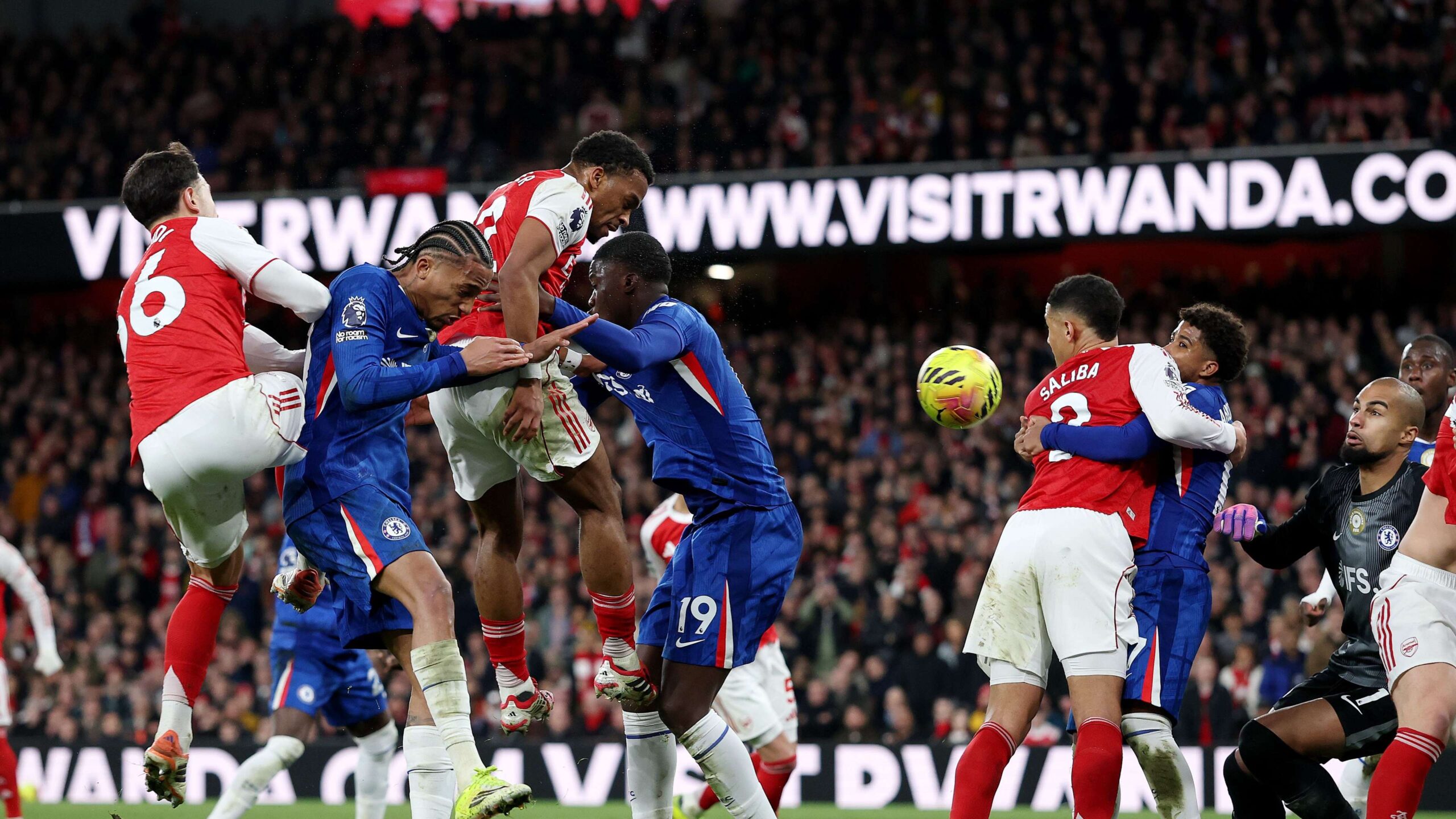 มันผิดกฎหมาย จอน โอบี มิเคลกล่าวหอาร์เซนอลพยายามโกงคว้าแชมป์พรีเมียร์ลีกด้วยลูกตั้งเตะ