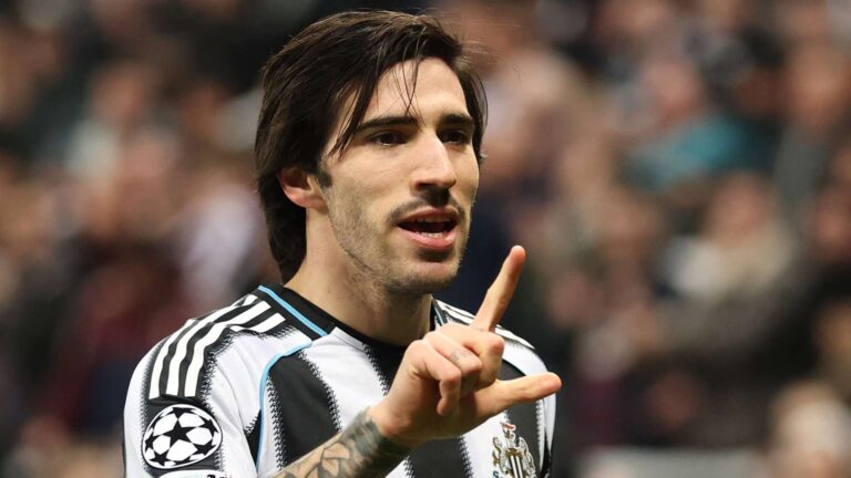 แมนเชสเตอร์ ยูไนเต็ด เล็ง ซานโดร โตนาลี เป็นเป้าหมายหลักเสริมแดนกลาง พร้อมสำรวจดาวรุ่งอังกฤษ อดัม วอร์ตัน และ อีลลิออท อันเดอร์สัน