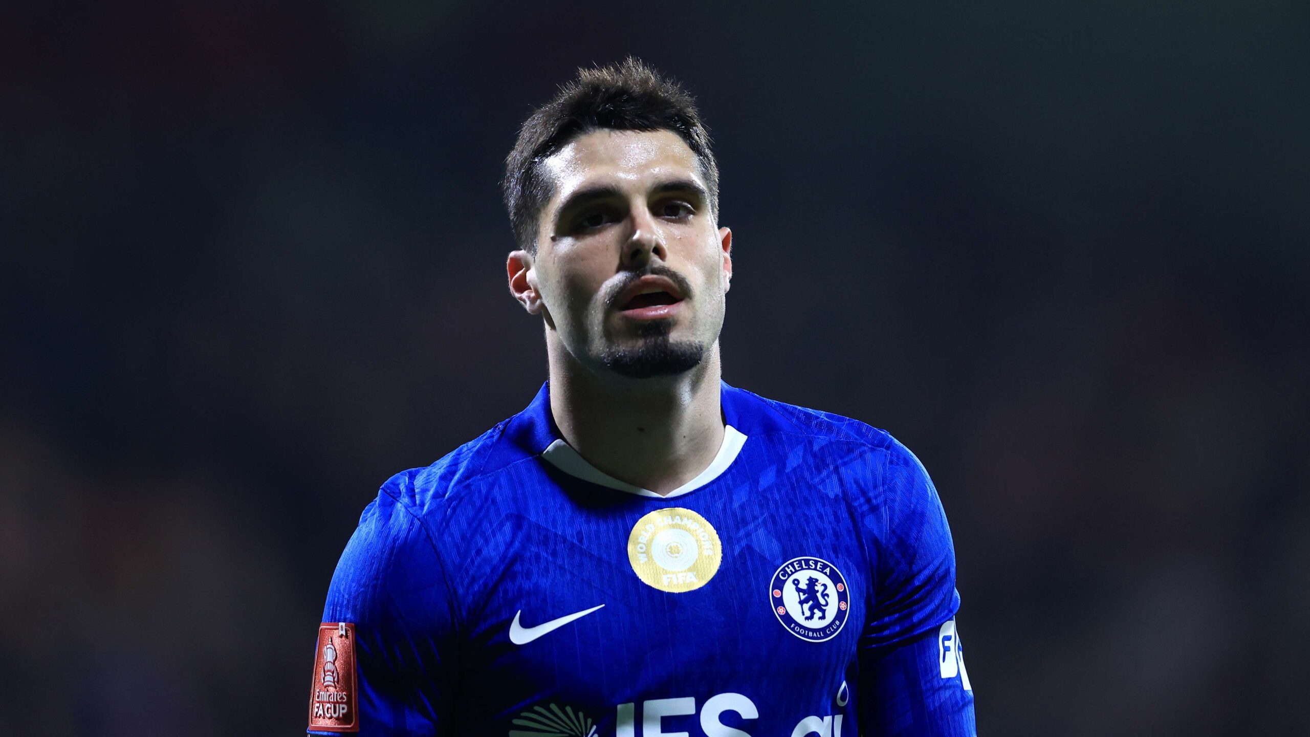 ลียม โรเซนีออร์ประทับใจการกระทำของ เปโดร เนโต้ หลังปีก เชลซี ผลักบอลบอยในพ่ายต่อ ปารีส แซงต์ แชร์กแมง ใน ยูฟ่า แชมเปียนส์ลีก