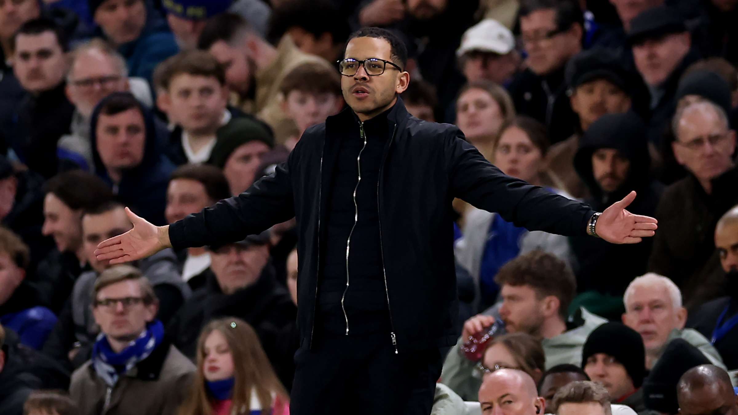 เชลซีระอุ โรเซนีออร์เตรียมคุยกับ PGMOL ปมกรรมการอยู่ใกล้วงเชลซีก่อนเริ่มเกมกับนิวคาสเซิล