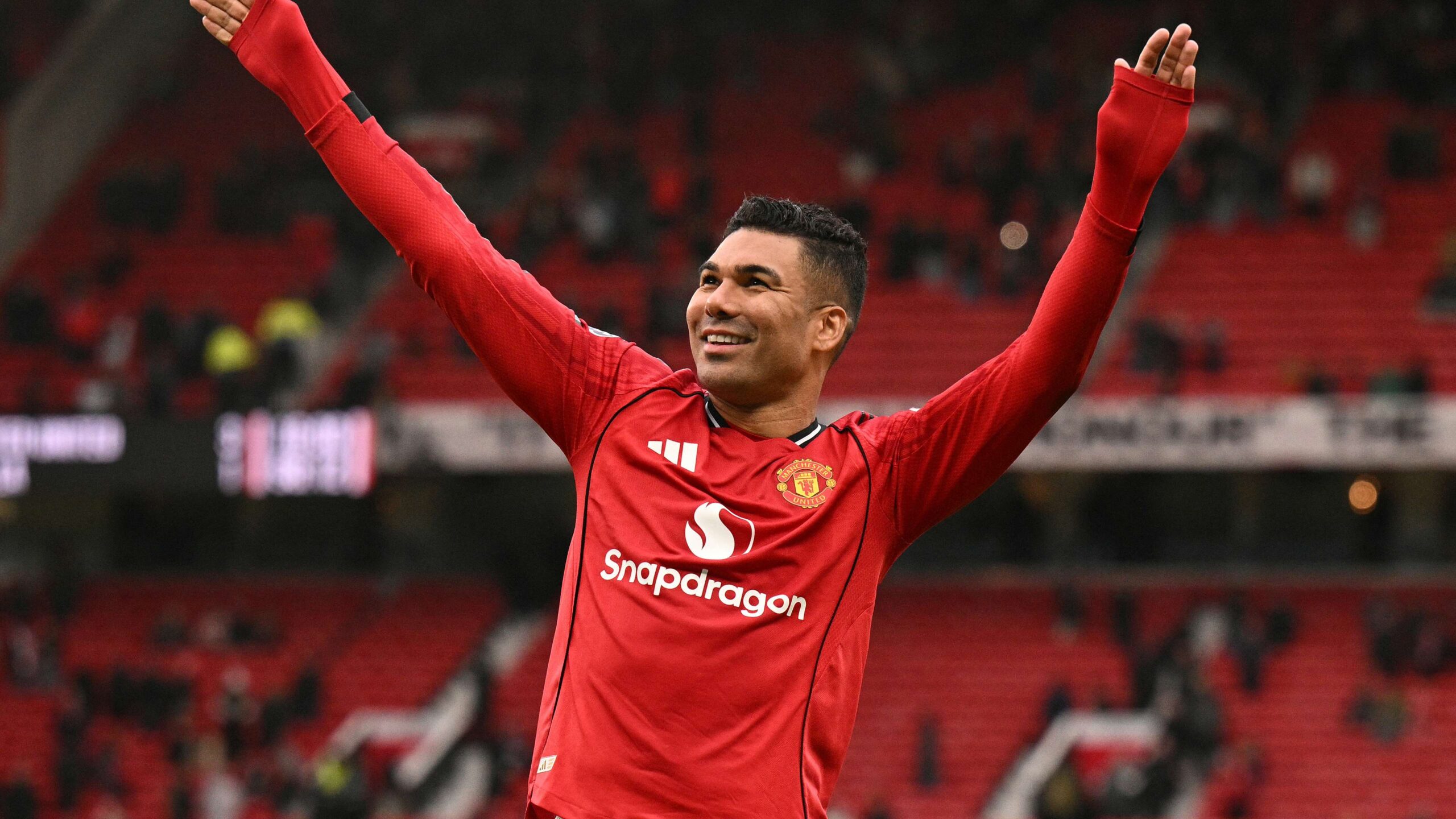 แฟนบอลเรียกร้องให้ คาเซมิโร อยู่ต่อ แมนเชสเตอร์ ยูไนเต็ด หลังฟอร์มเด่นในแมตช์ชนะ แอสตัน วิลล่า