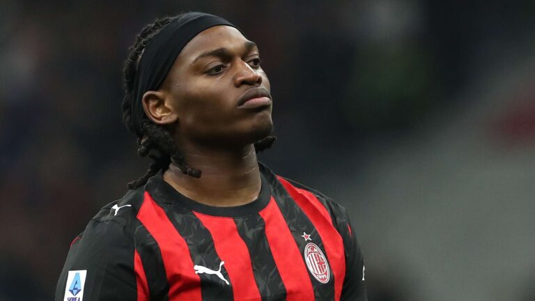 อดีตกัปตันมิลานชี้ เลา ต้องแสดงอารมณ์บนสนาม ไม่ควรถอดออกจากตำแหน่งศูนย์หน้า