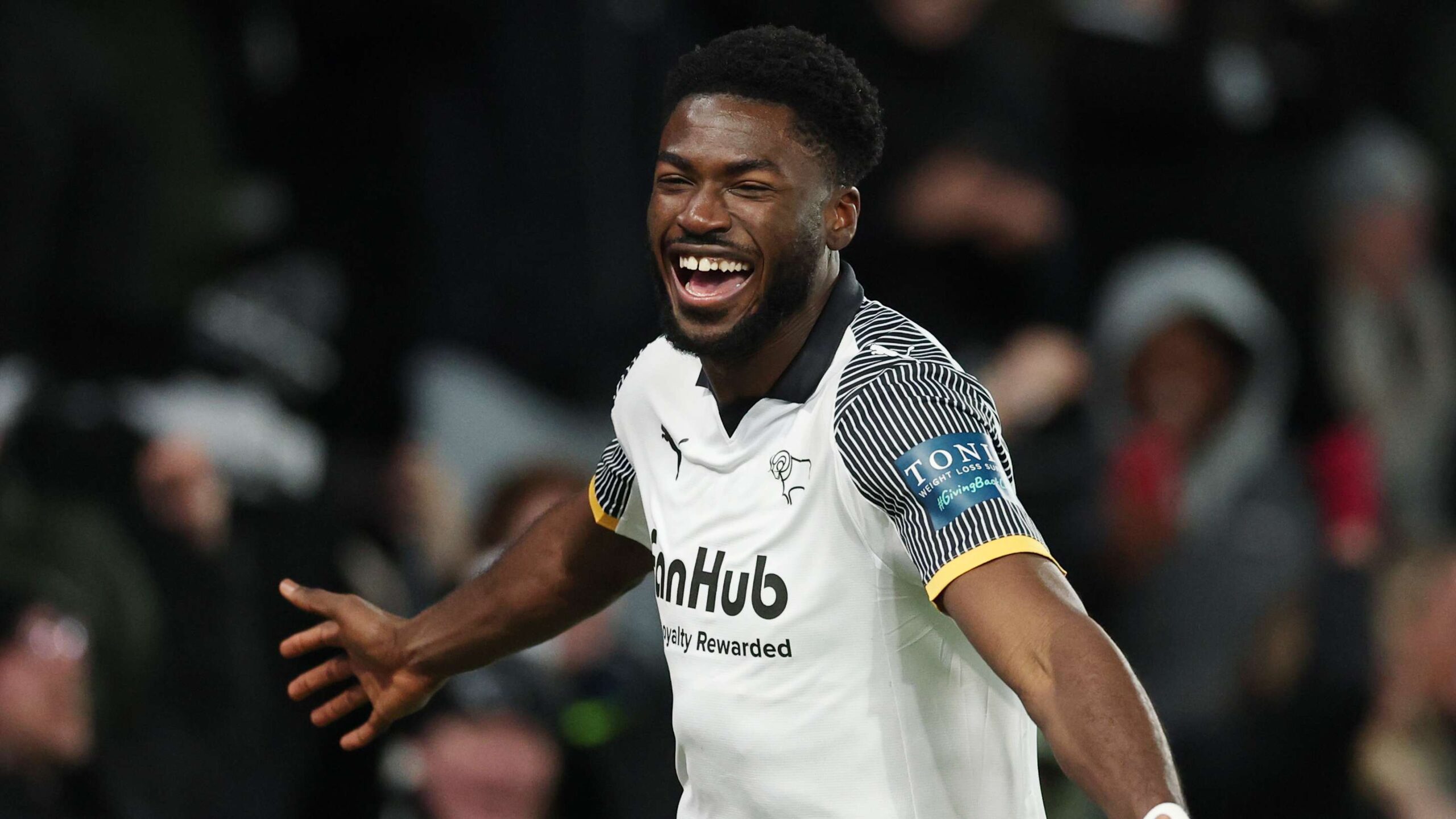 คริสตัล พาเลซ สนใจ ปาทริค อายเยมัง ดาวยิงทีมชาติสหรัฐอเมริกา ขณะที่ ลีดส์ ยูไนเต็ด ร่วมวงล่าจากเดอร์บี้ เคาน์ตี้