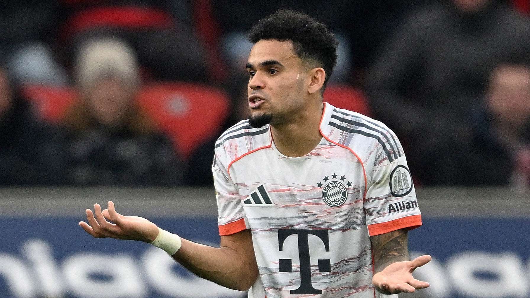 บาเยิร์น มิวนิค พิสูจน์อุทธรณ์ใบแดง ดิอาซ ไม่สำเร็จ แม้ผู้ตัดสินยอมรับพลาด